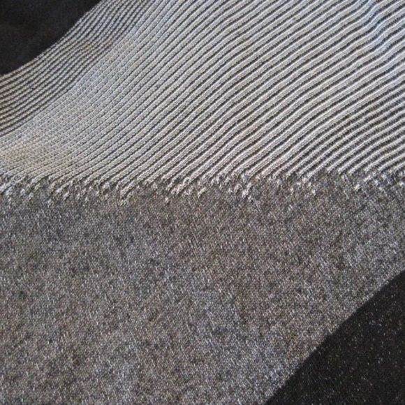 Sarah Pacini Cropped Asymmetric Open Front Knit Cardigan - Picture 3 of 5